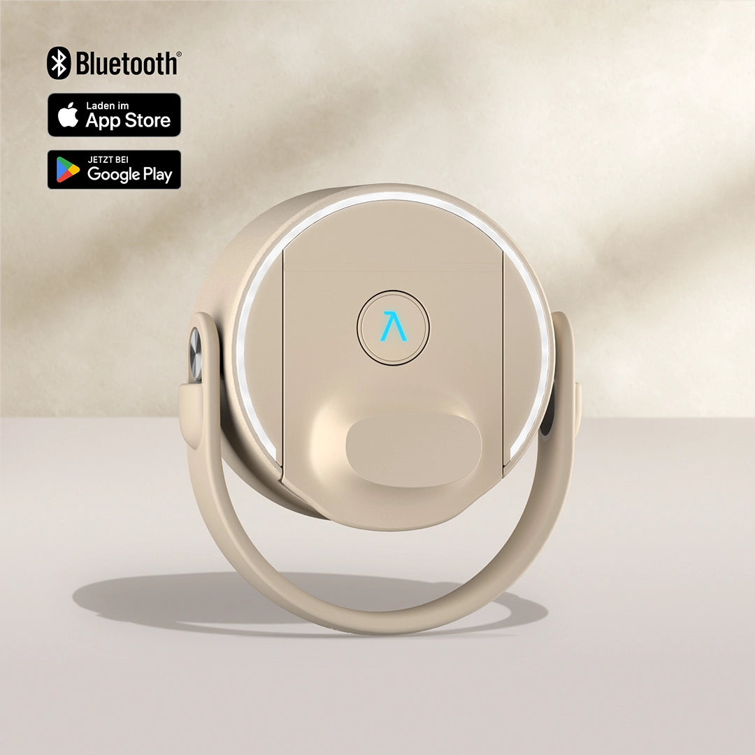 BRITA LARQ iQ Cap en color beige sobre un fondo beige.